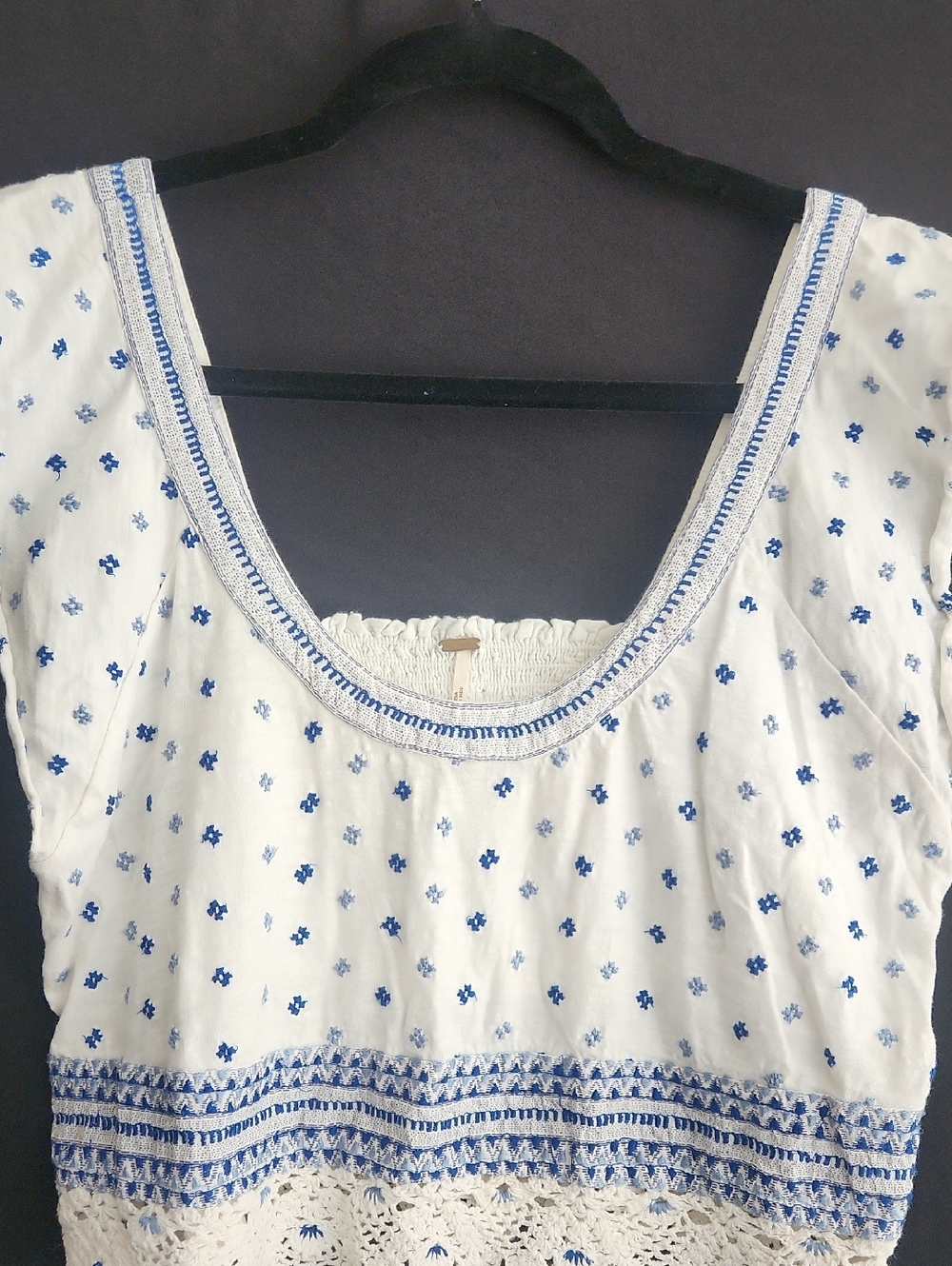 FREE PEOPLE White Scoop Neck Top Blue Embroidery Lace Detail